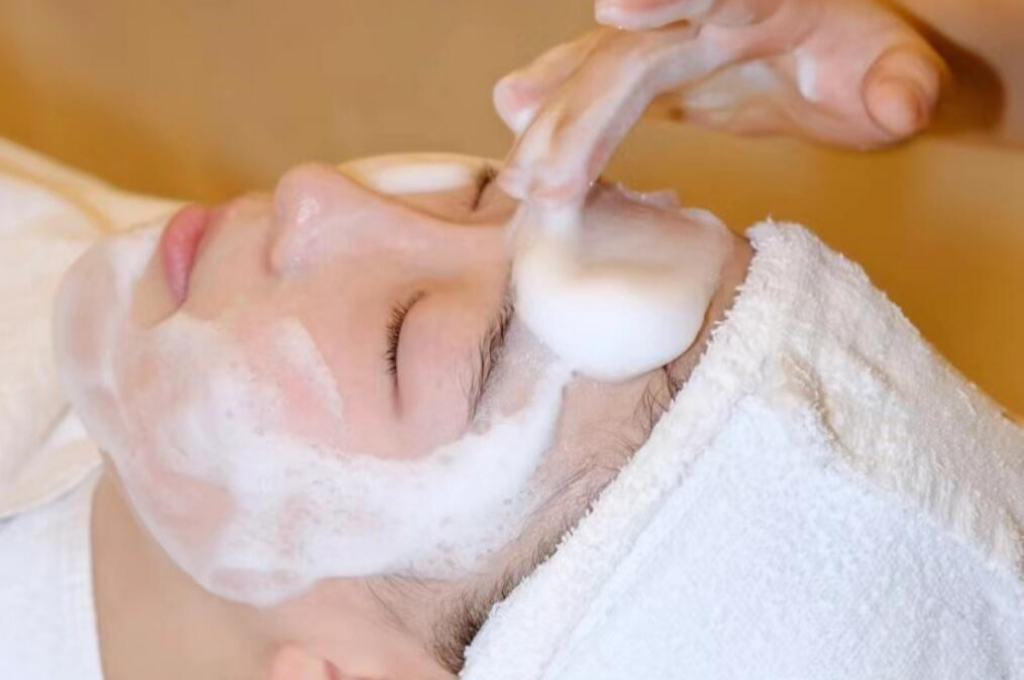 What Are the Symptoms of “Oily Skin”?